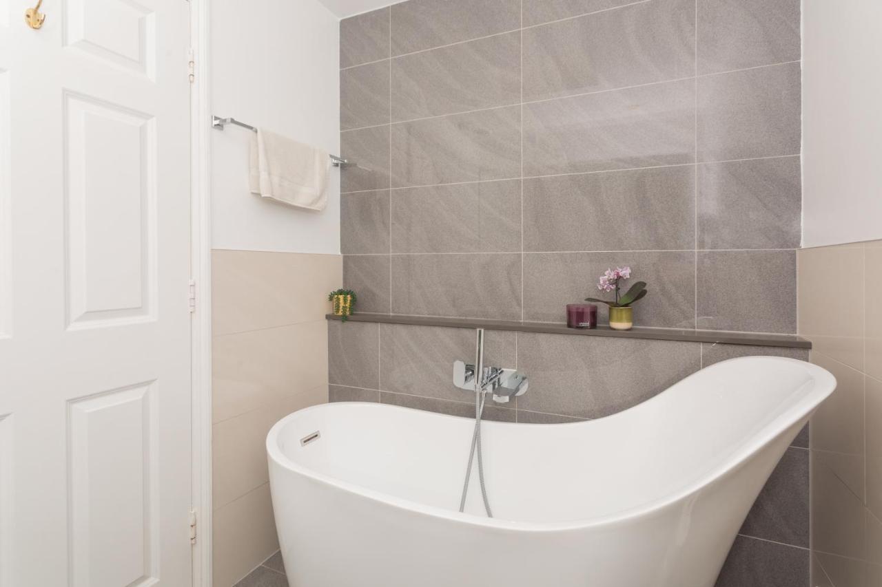 Crescent Mews Apartment Bath Exterior photo